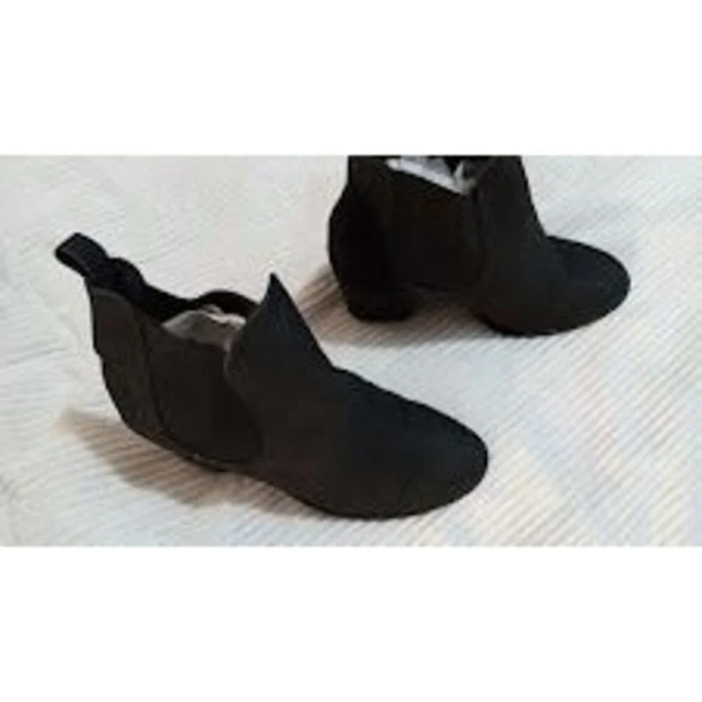 DIVIDED by H&M Ankle Boots Black Size 8 –  Heel